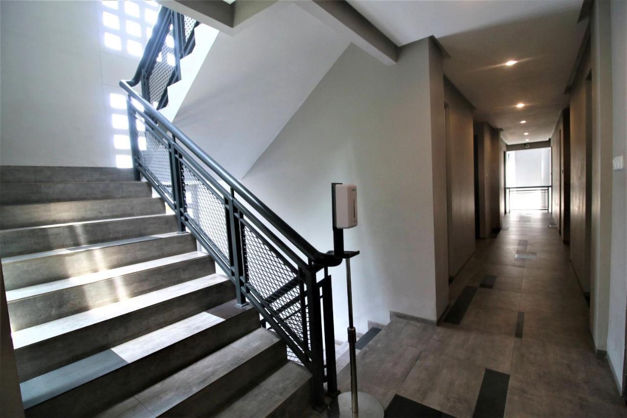 Bale Resident Hostel Jakarta Bagian luar foto