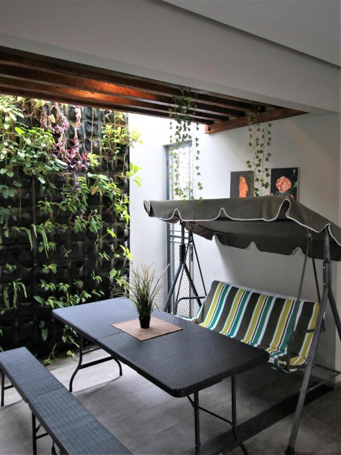Bale Resident Hostel Jakarta Bagian luar foto